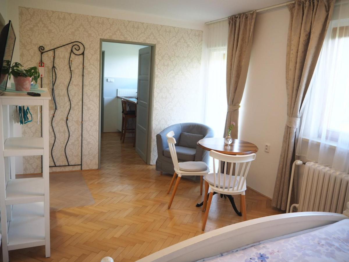 U Vaclava Apartment Knezeves  ภายนอก รูปภาพ
